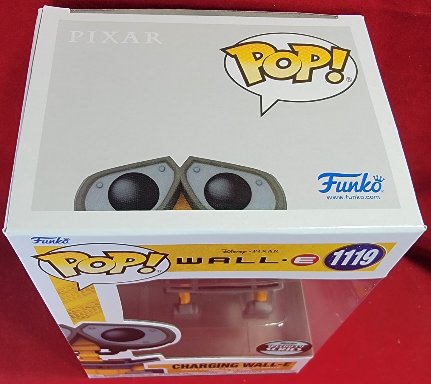 Charging wall-e specialty series funko # 1119 (nib)