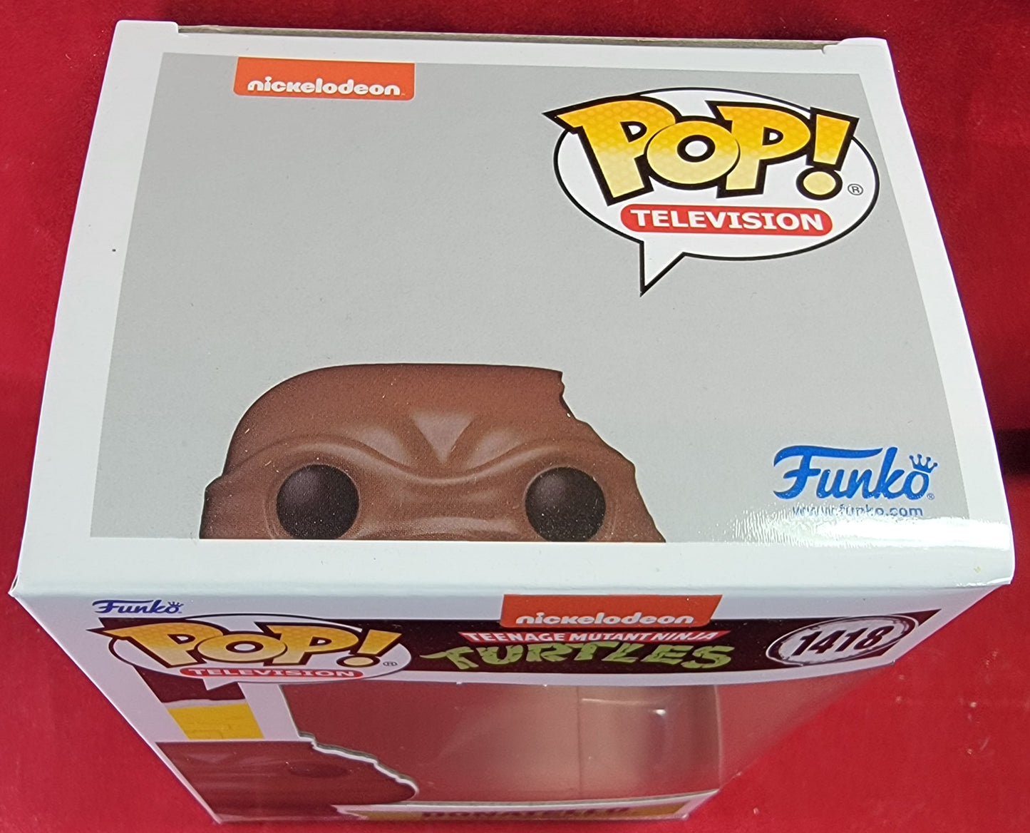 Donatello funko # 1418 (nib)
With pop protector