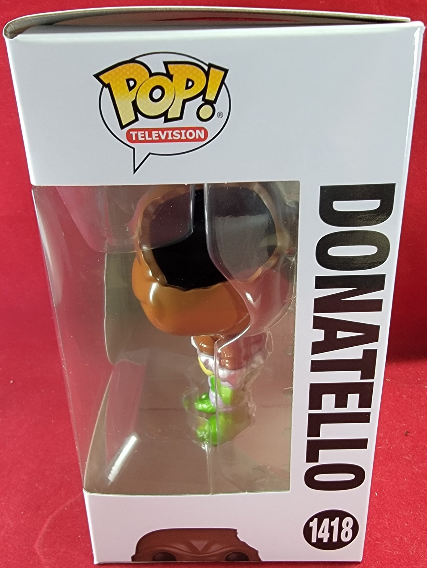 Donatello funko # 1418 (nib)
With pop protector