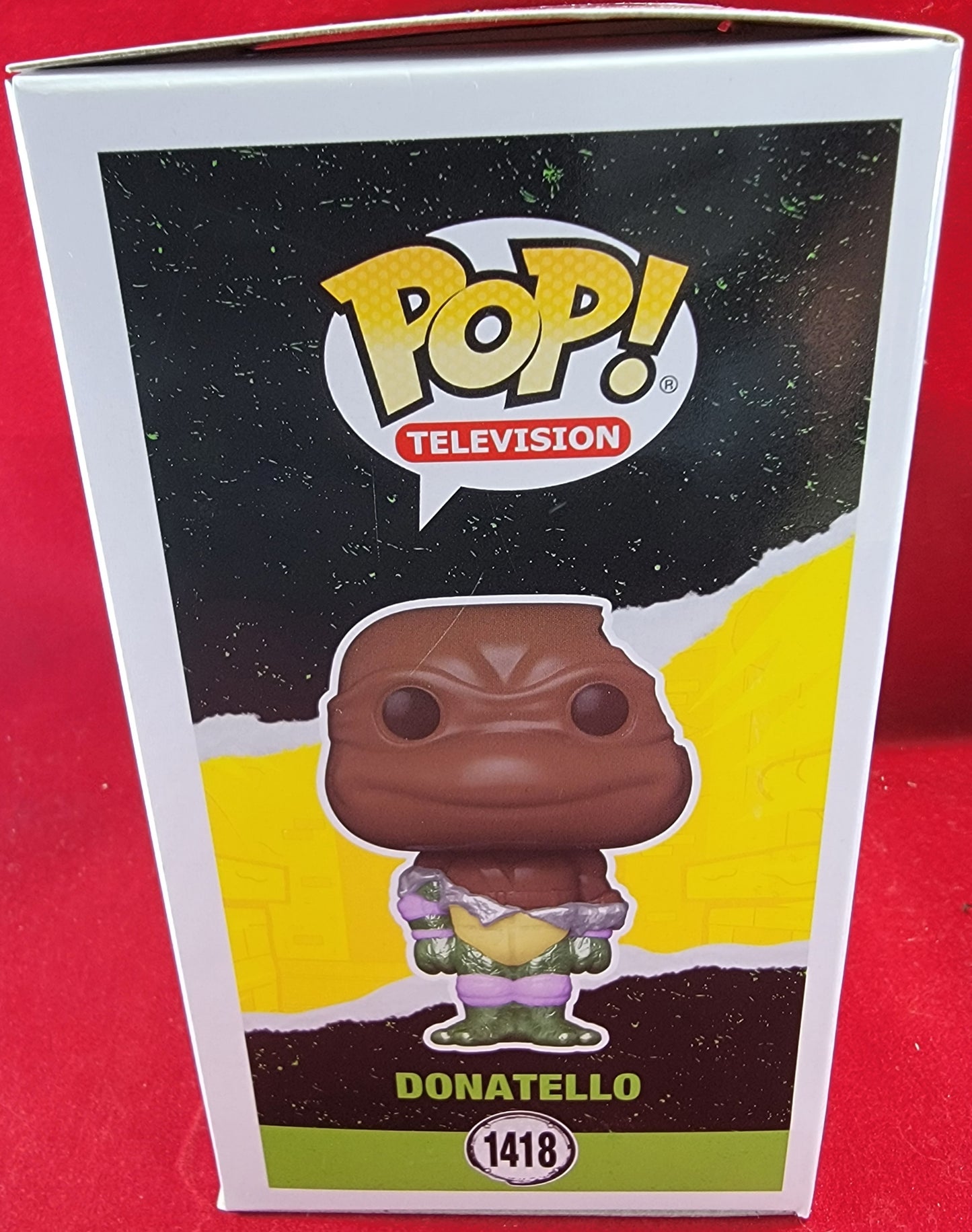 Donatello funko # 1418 (nib)
With pop protector