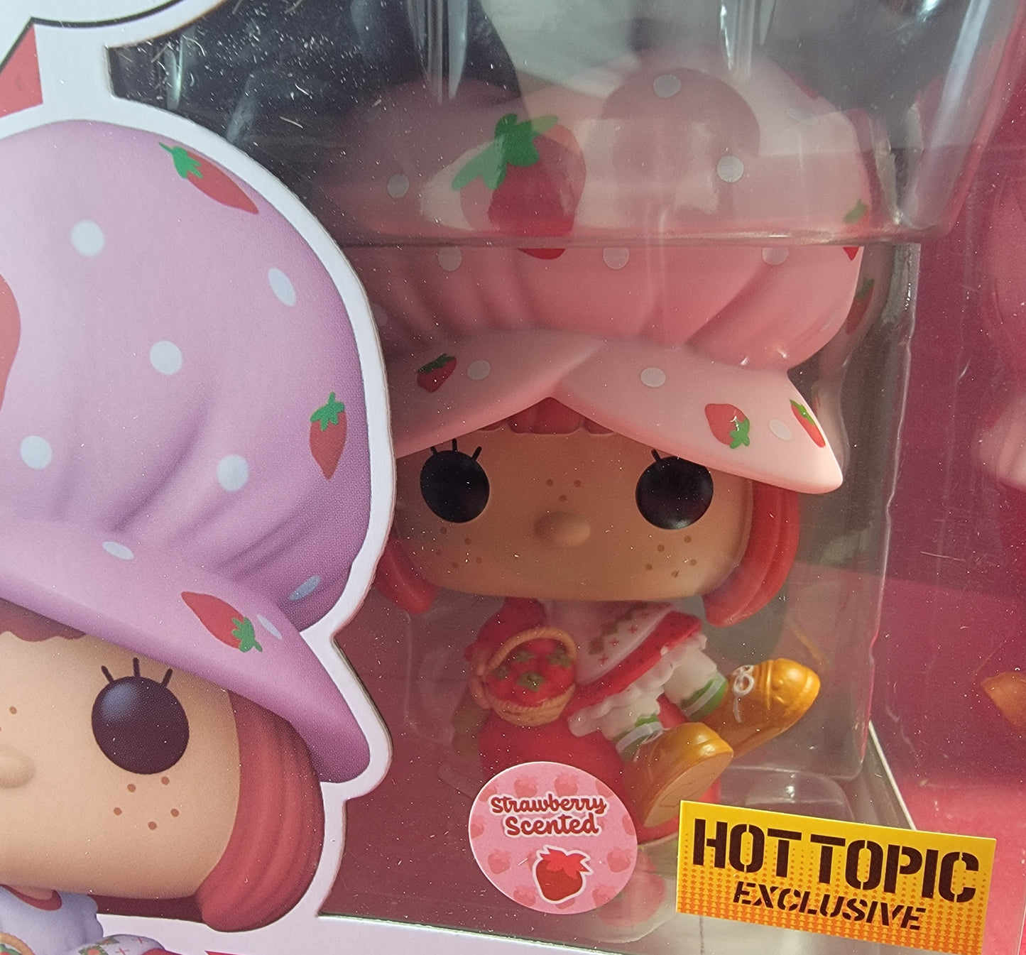 Strawberry shortcake hot topic exclusive funko # 1294 (nib)
With pop protector