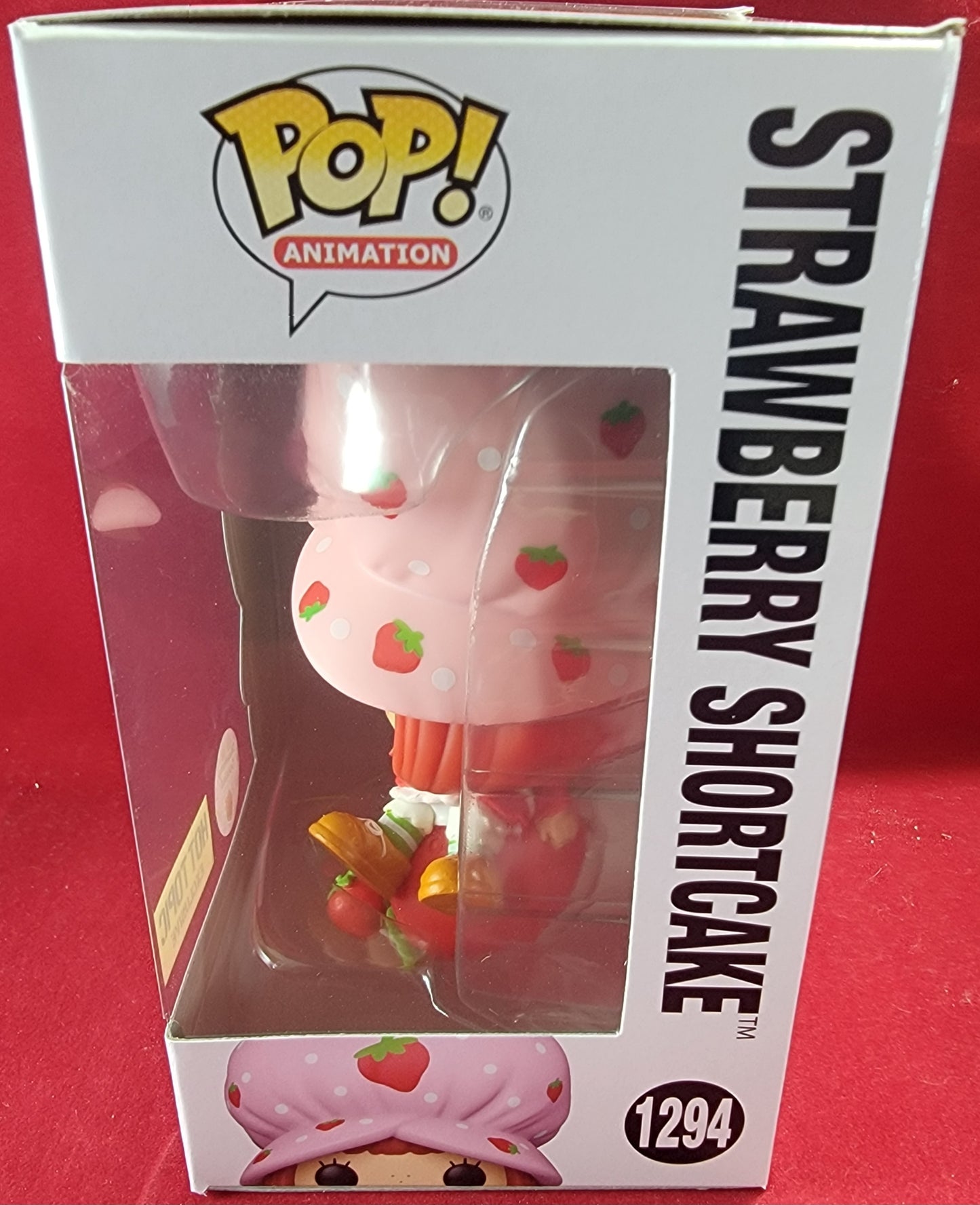 Strawberry shortcake hot topic exclusive funko # 1294 (nib)
With pop protector