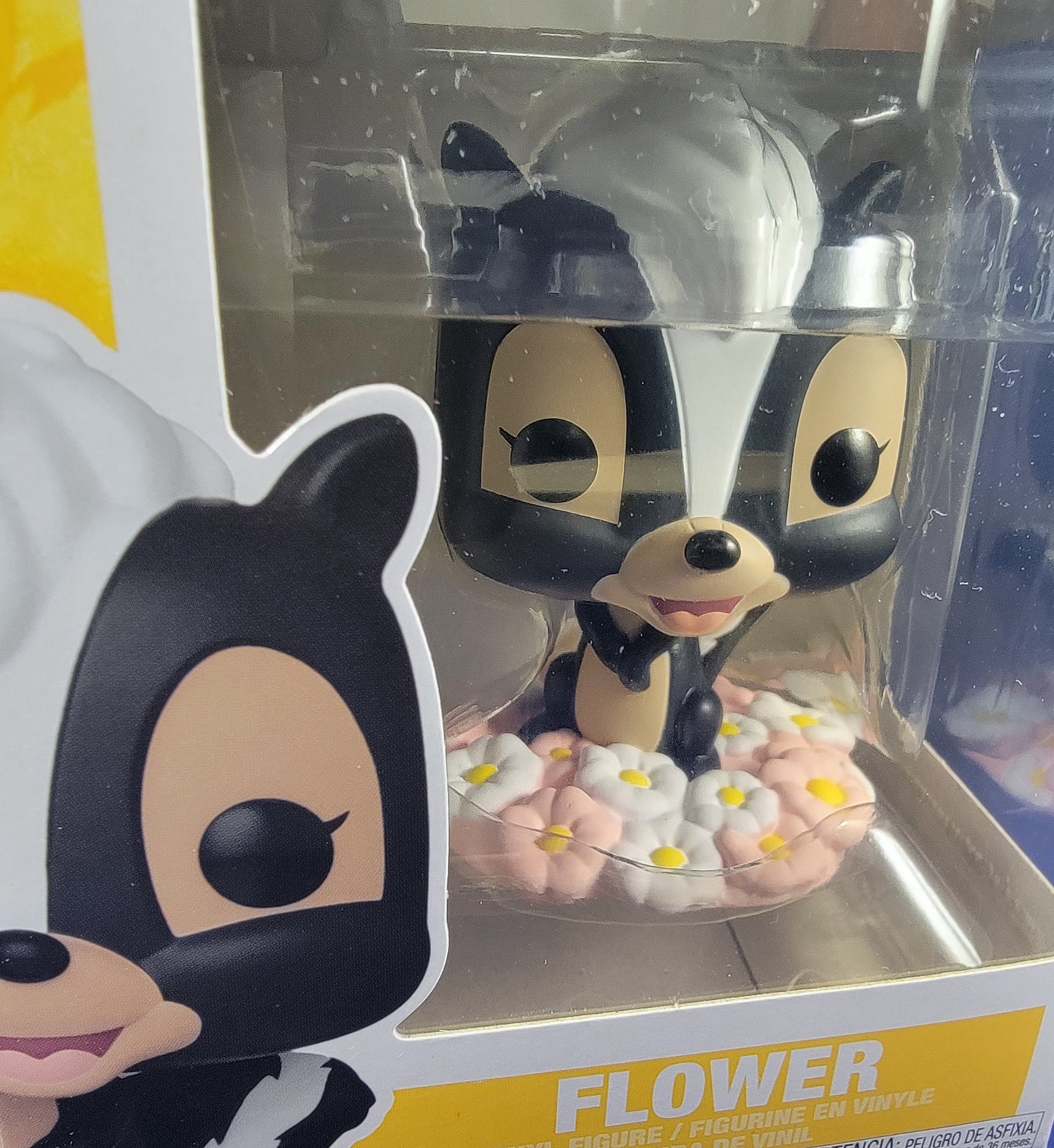 Flower funko # 1434 (nib)
With pop protector