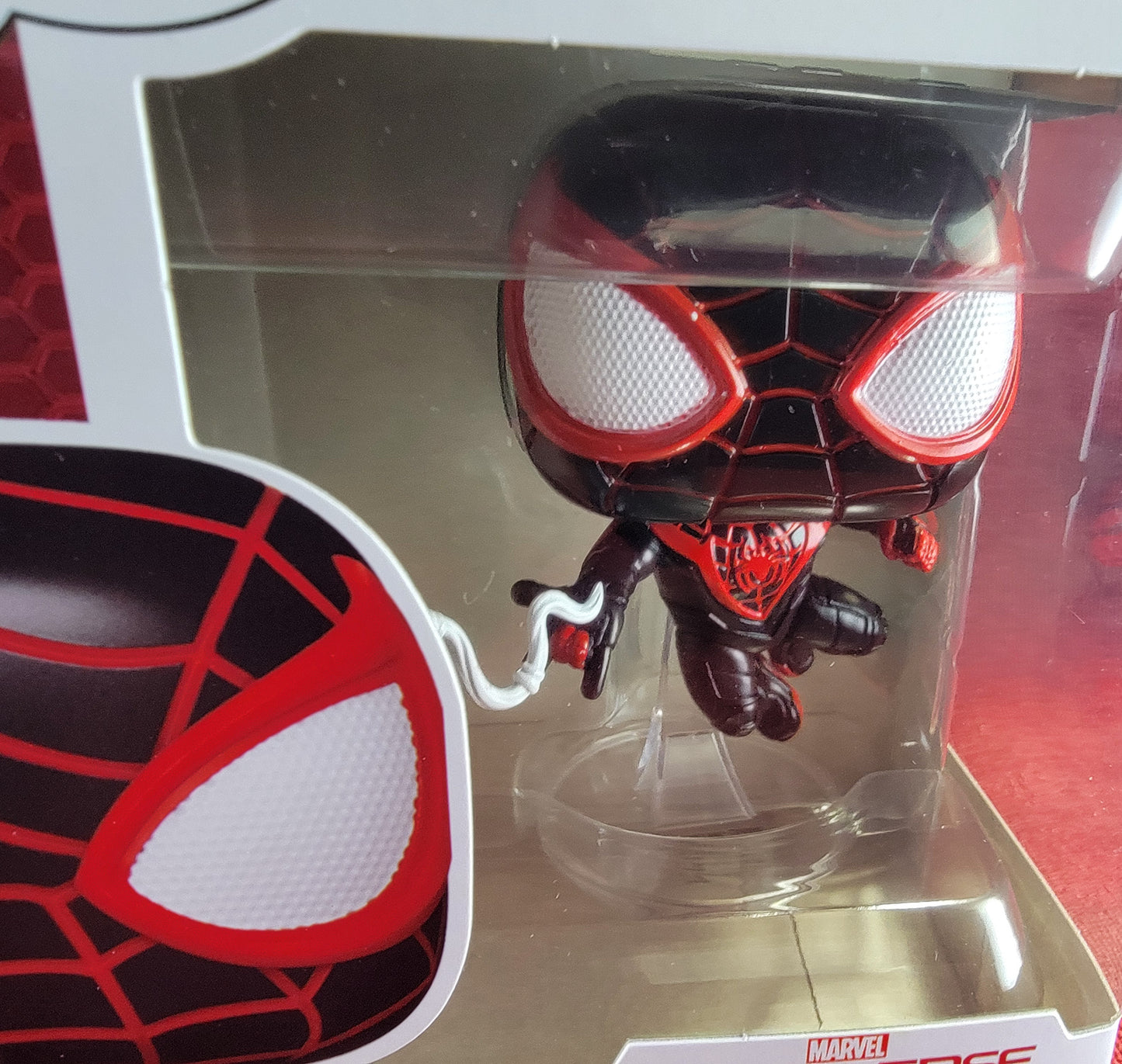 Miles morales upgraded suit funko # 970 (nib)
With pop protector