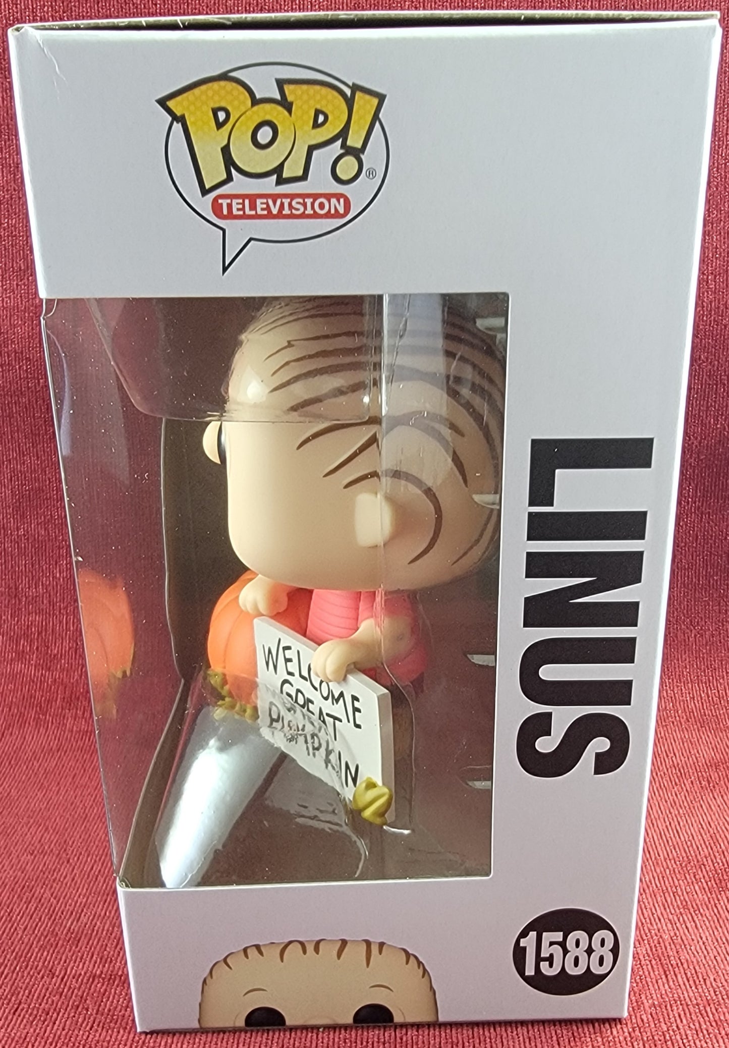 Linus funko # 1588 (nib)
With pop protector