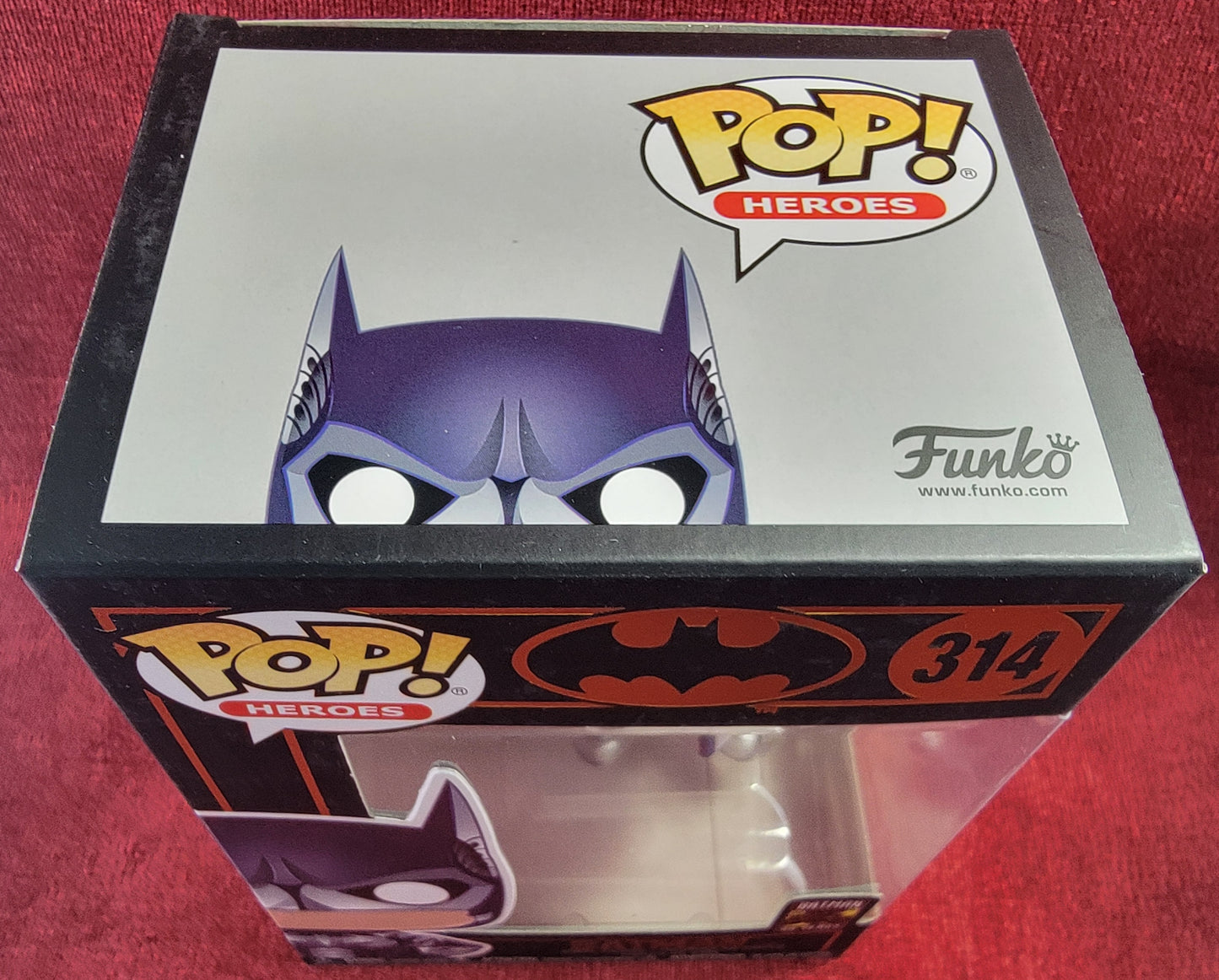 Batman funko # 314 (nib)
With pop protector