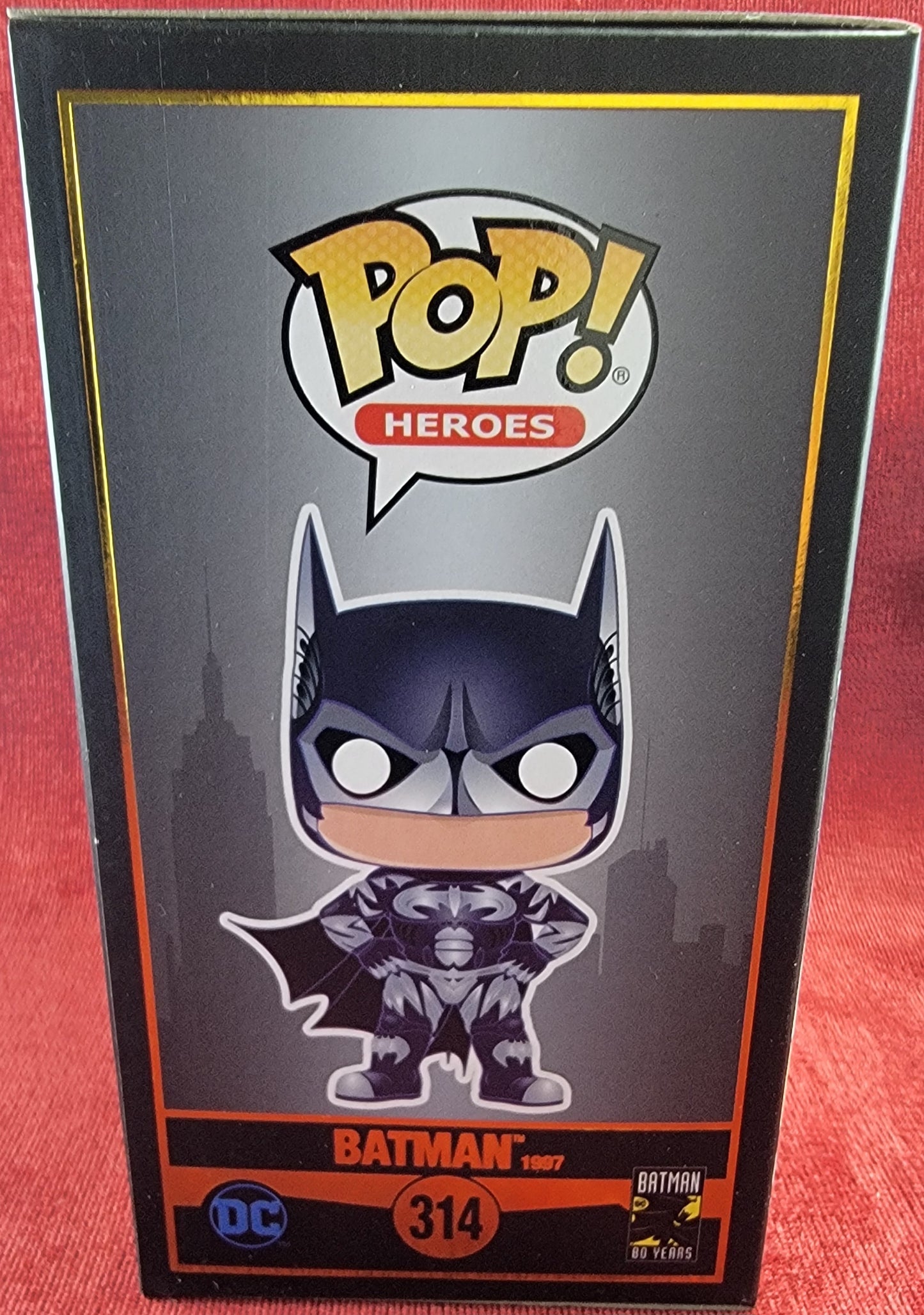 Batman funko # 314 (nib)
With pop protector