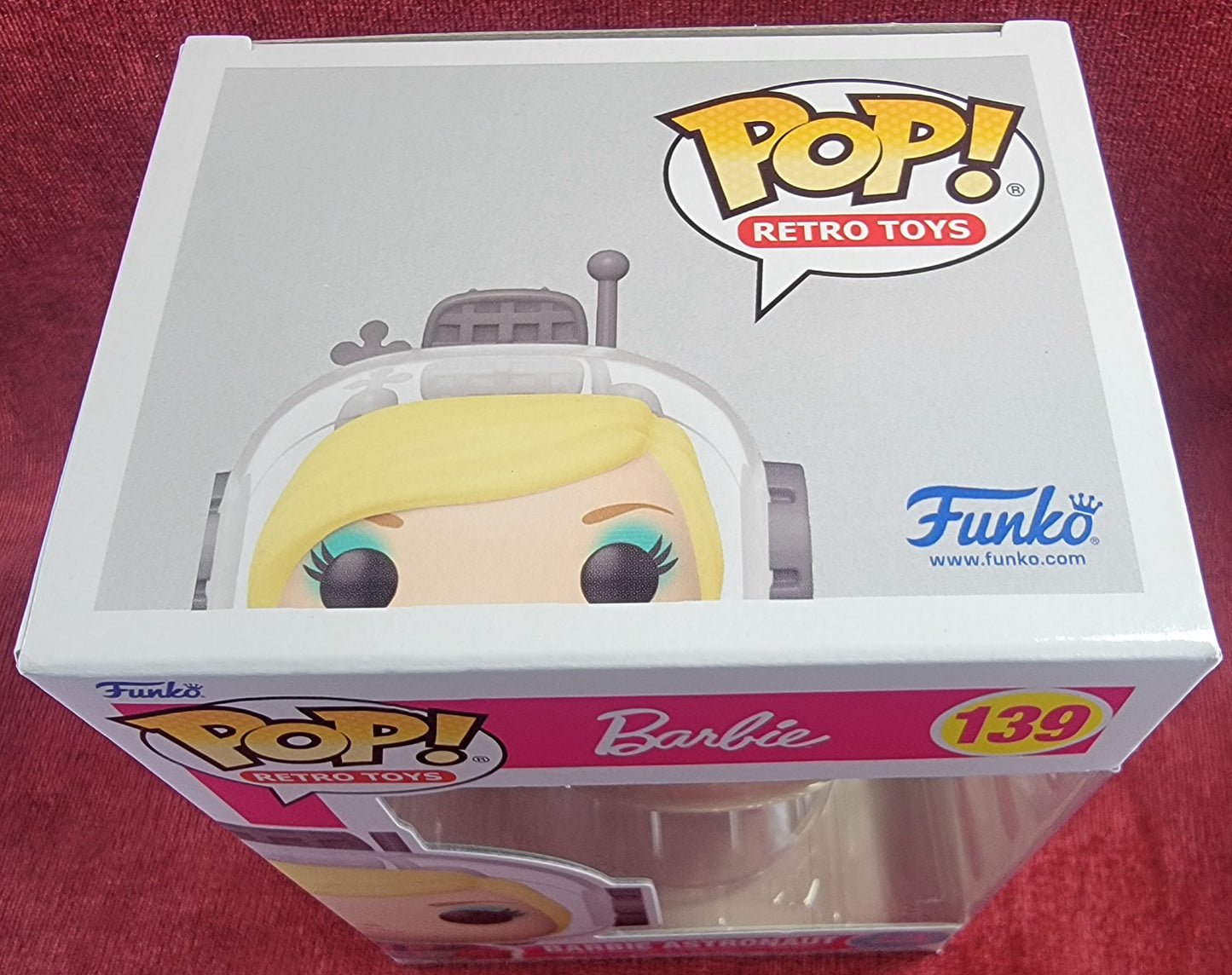 Barbie astronaut funko # 139 (nib)
With pop protector