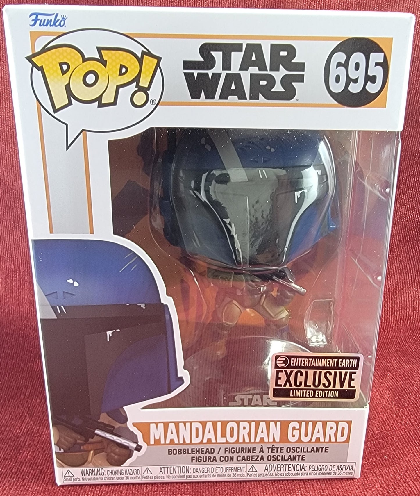 Mandalorian guard entertainment earth exclusive funko # 695 (nib)
With pop protector