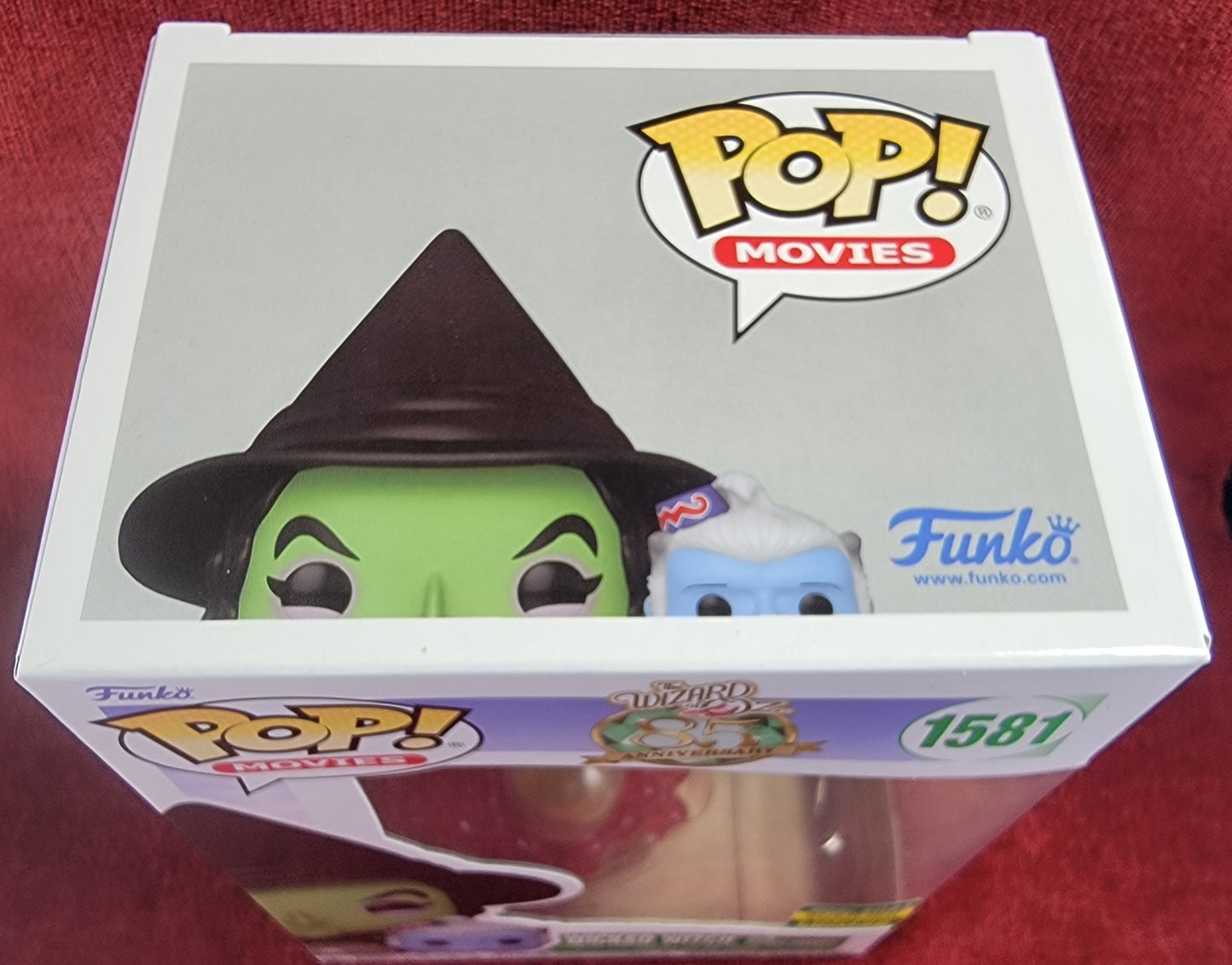 Wicked witch with winged monkey summer convention 2024 # 1581 (nib)
With pop protector