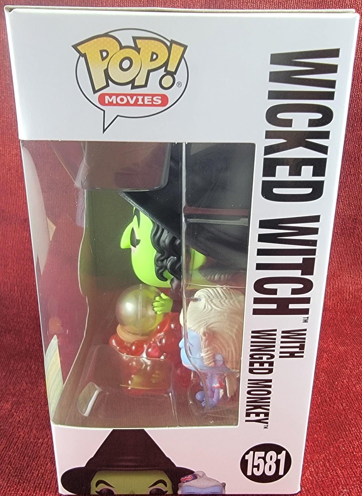 Wicked witch with winged monkey summer convention 2024 # 1581 (nib)
With pop protector