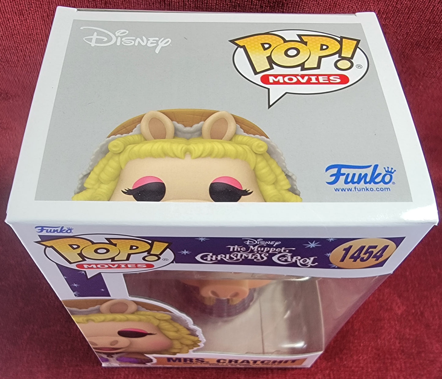 Mrs. Cratchit funko # 1454 (nib)
With pop protector