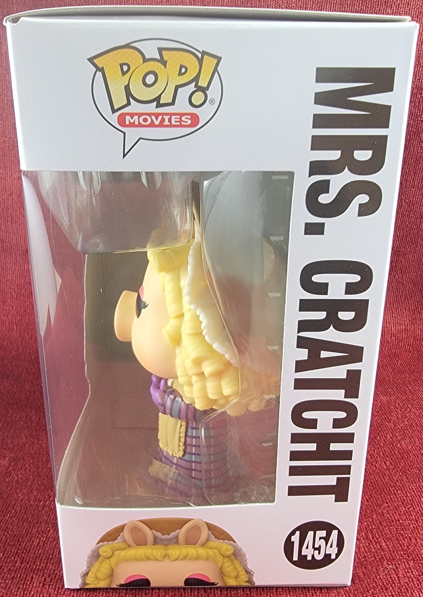 Mrs. Cratchit funko # 1454 (nib)
With pop protector