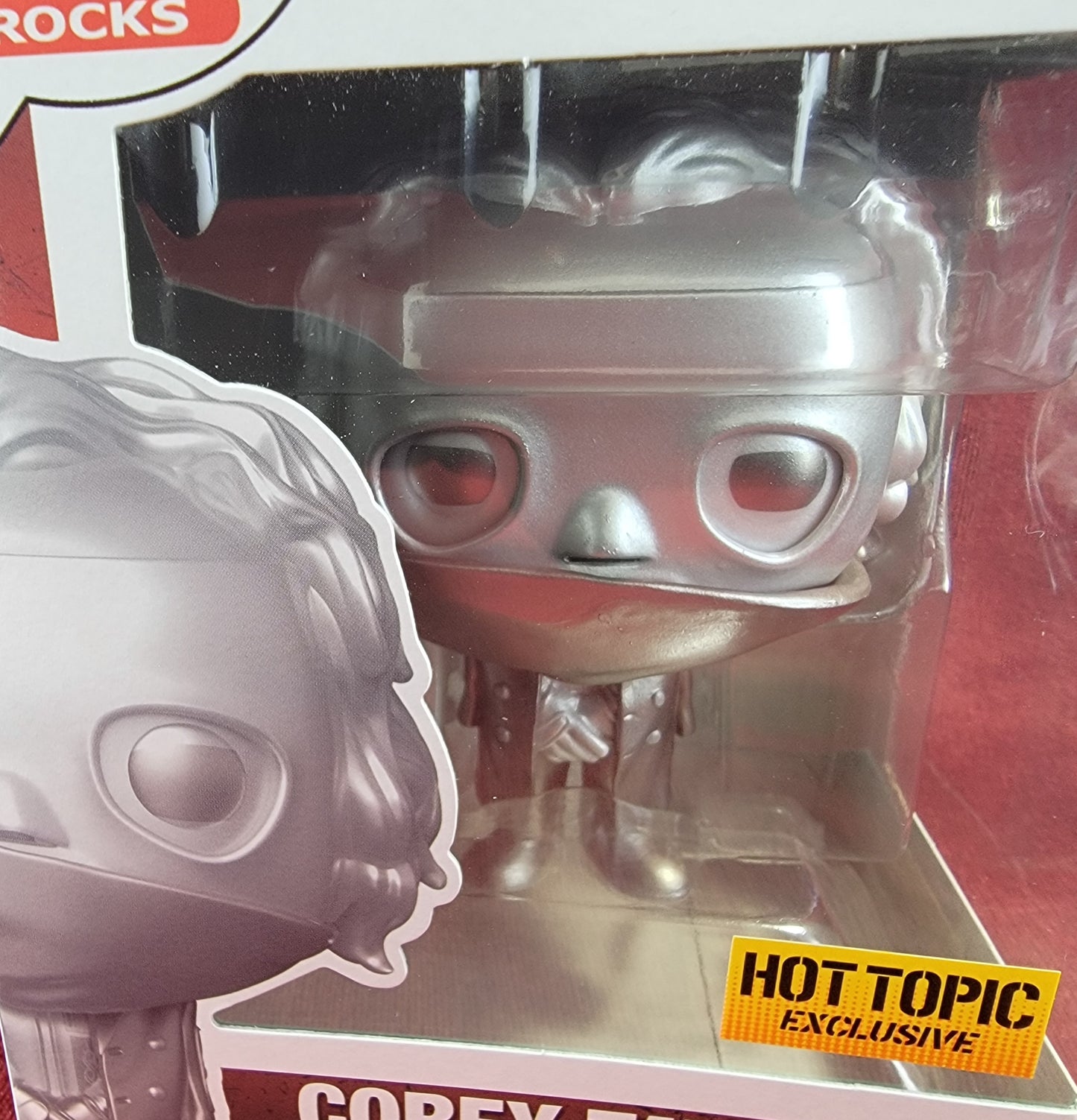 Corey Taylor hot topic exclusive funko # 326 (nib)
With pop protector