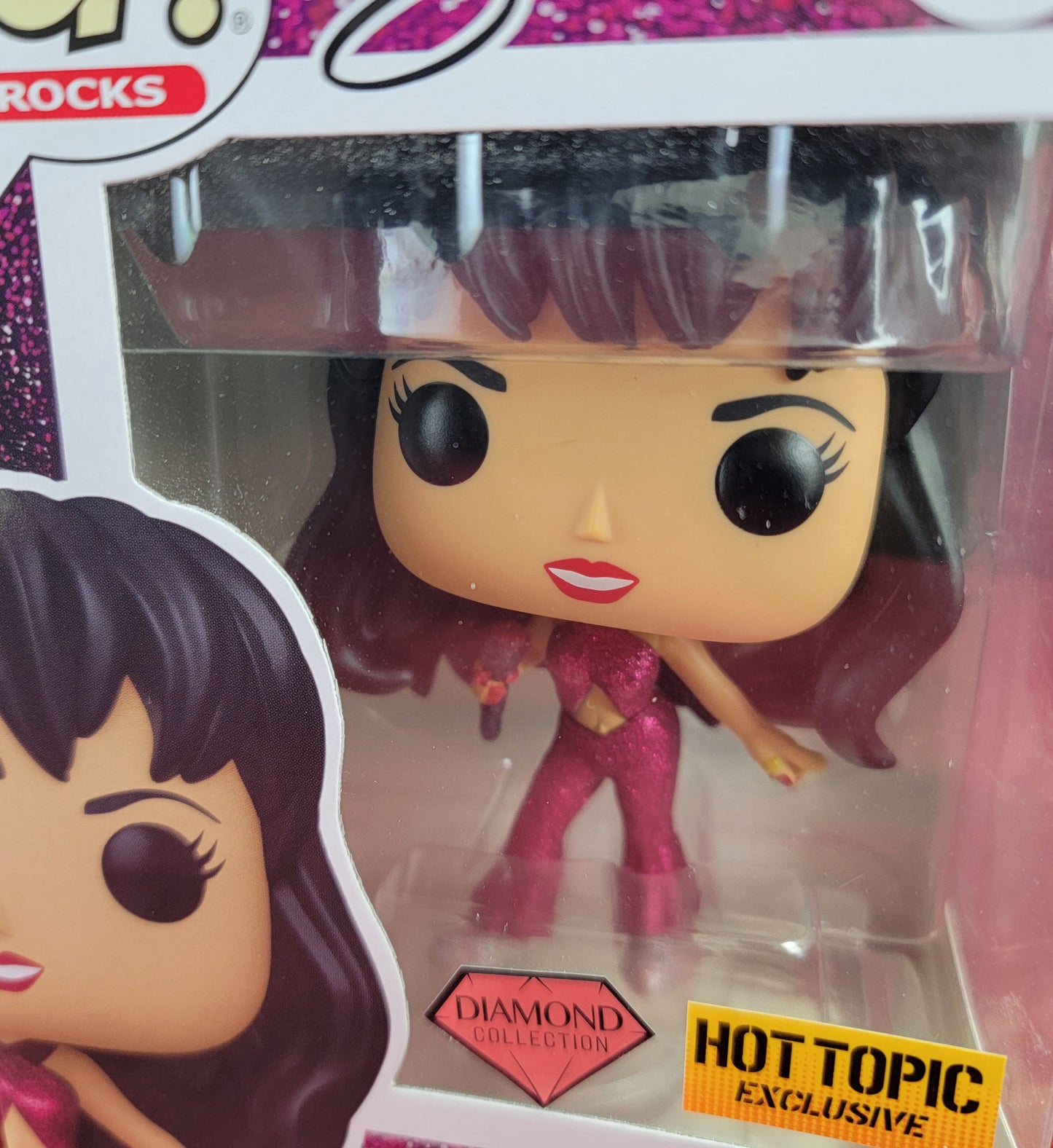 Selena hot topic exclusive funko # 205 (nib)
With pop protector