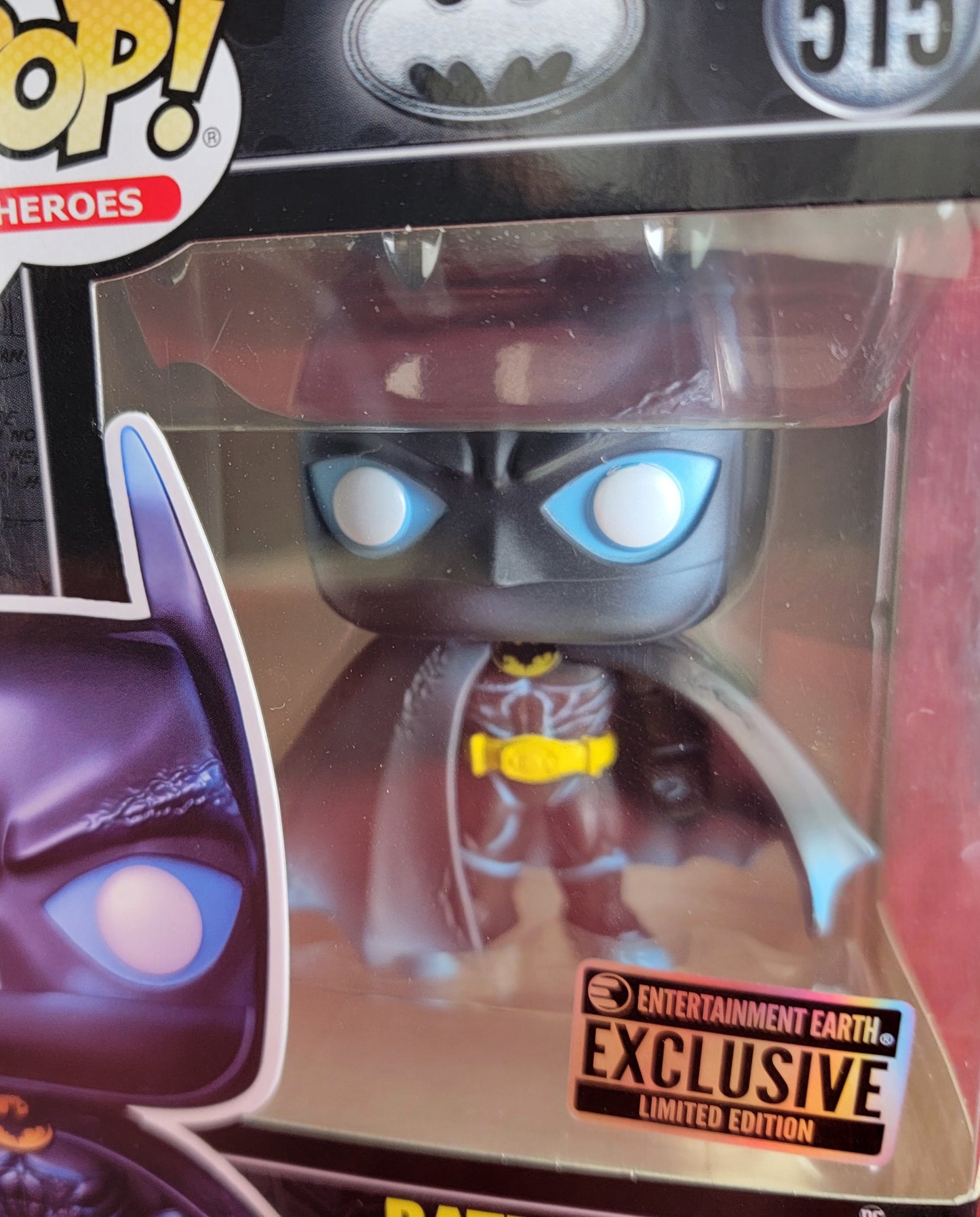 Batman entertainment earth exclusive funko  # 515 (nib)
With pop protector