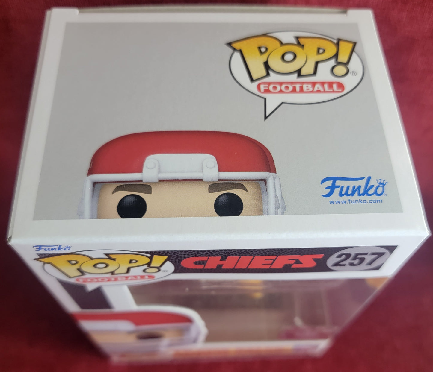 Travis Kelce funko # 257 (nib)
With pop protector