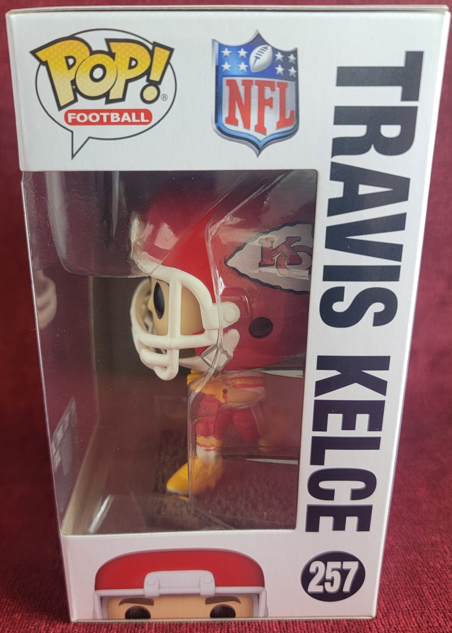 Travis Kelce funko # 257 (nib)
With pop protector