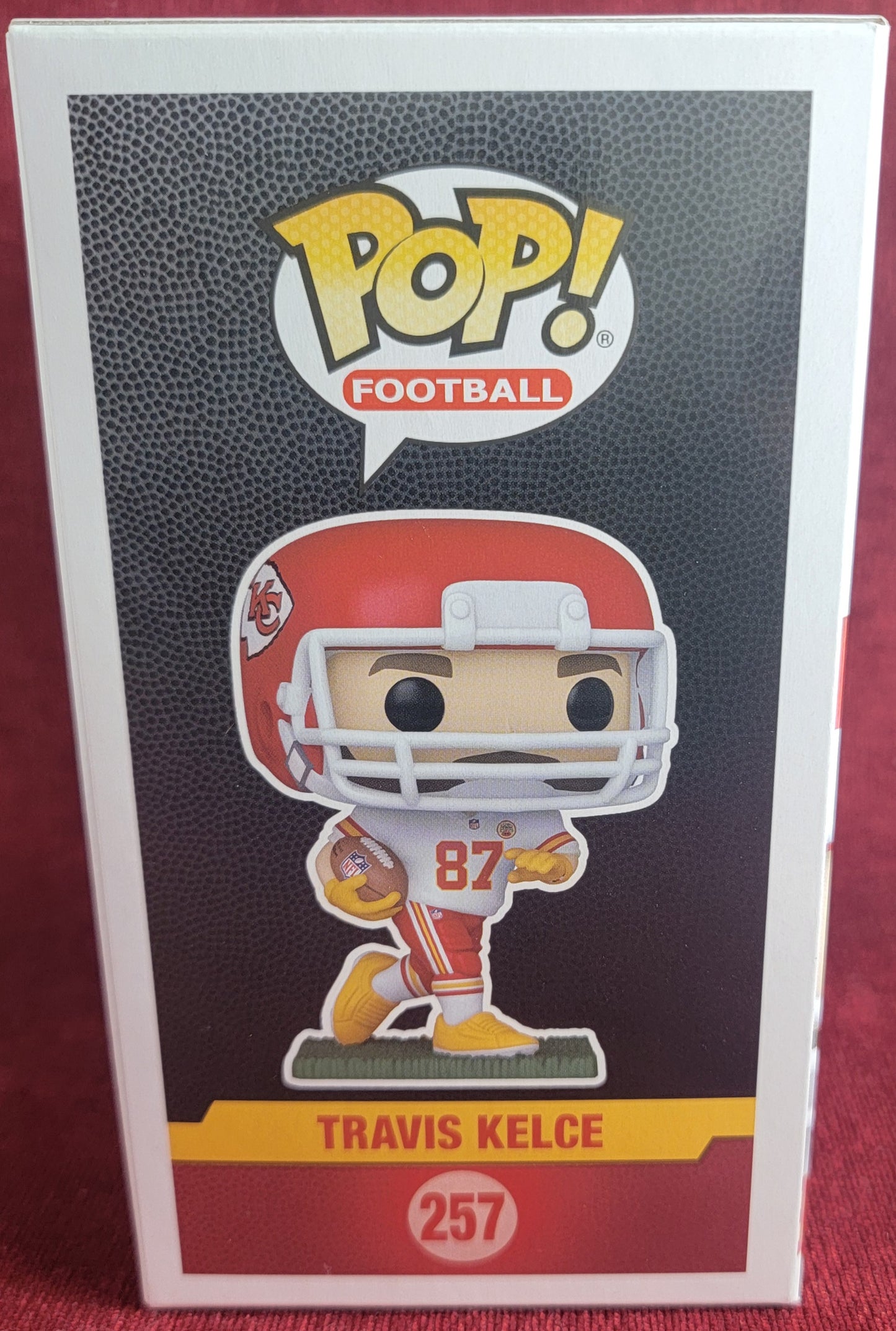 Travis Kelce funko # 257 (nib)
With pop protector