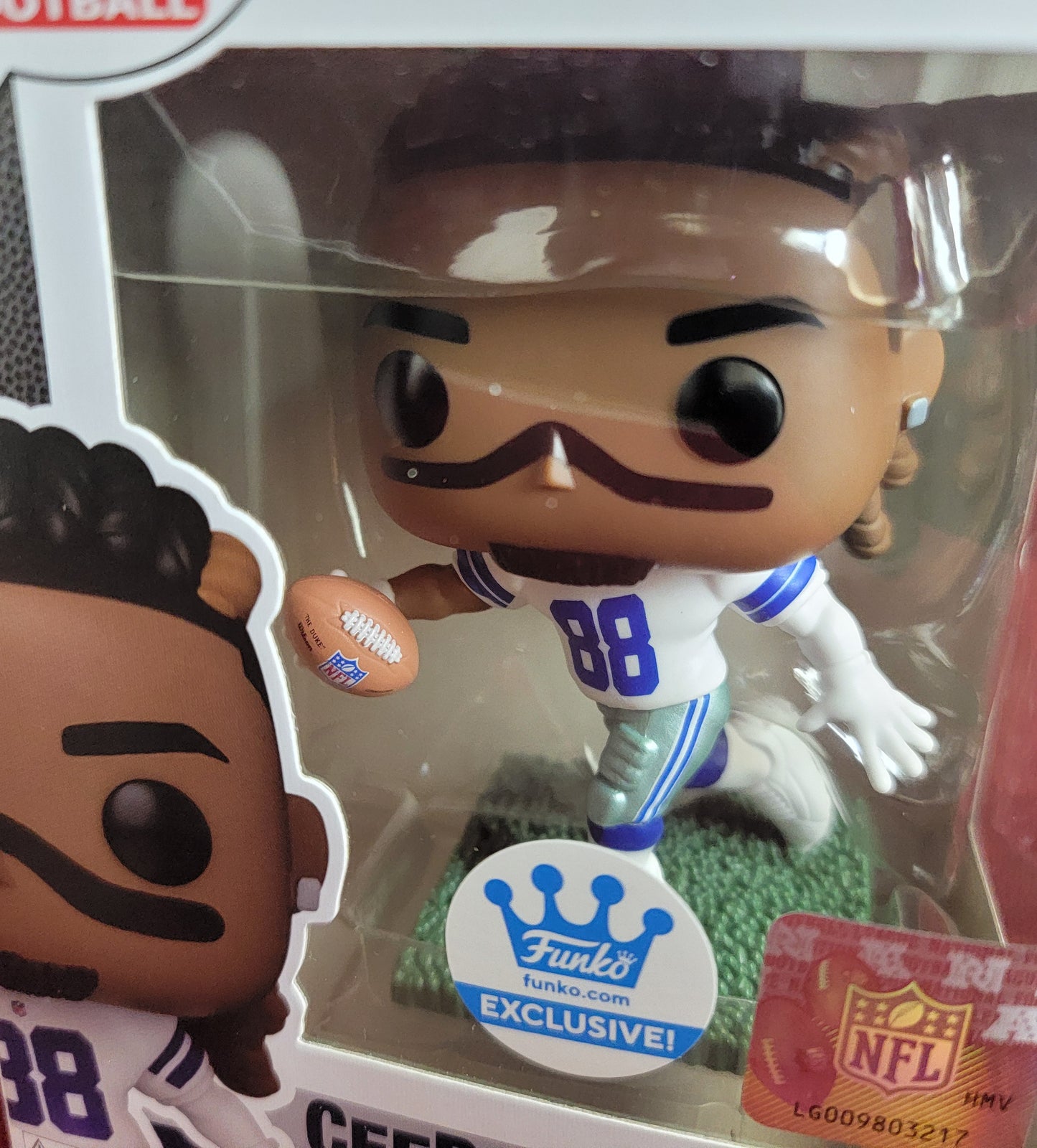 Ceedee Lamb funko exclusive # 256 (nib)
With pop protector