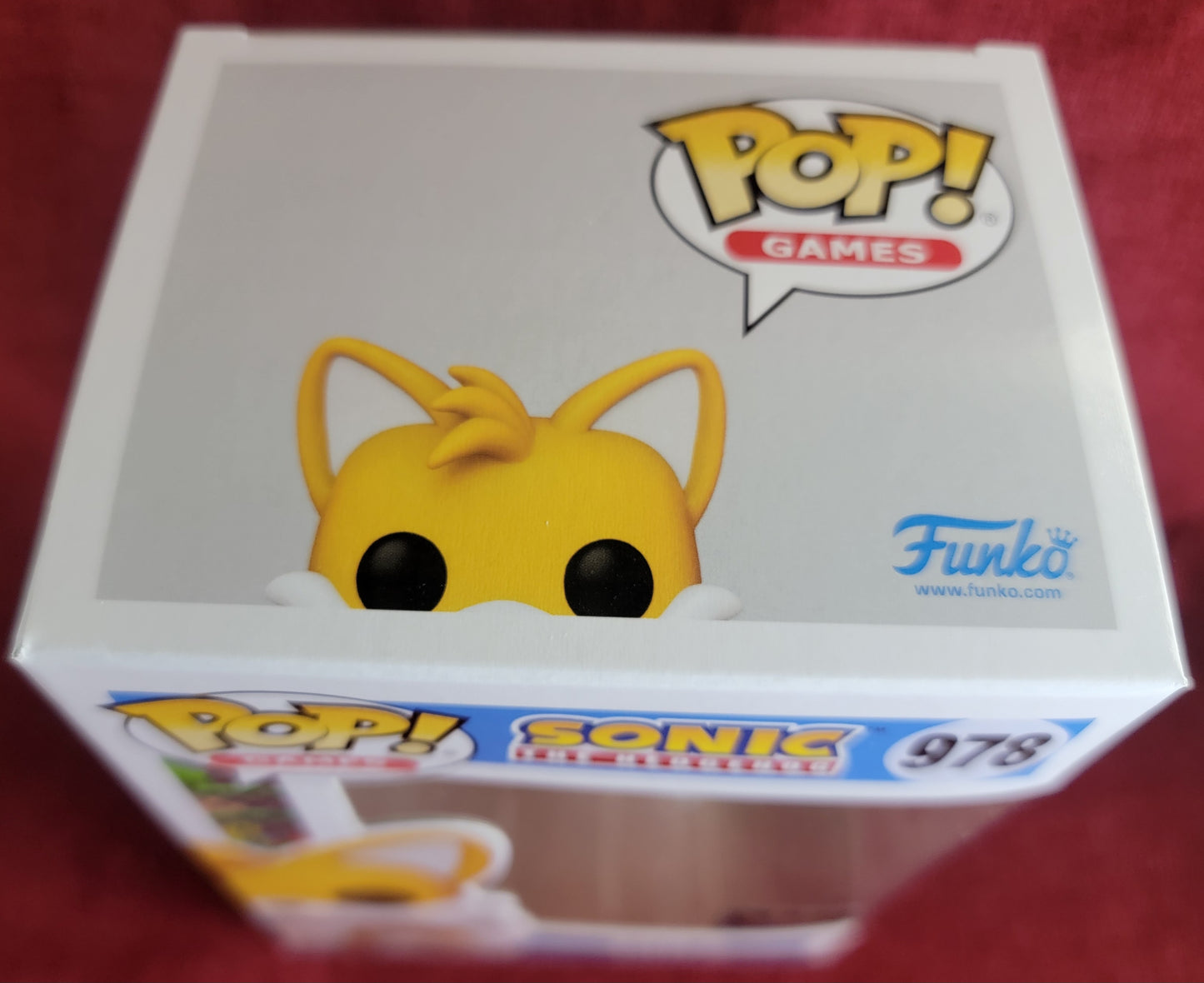 Tails  funko # 978 (nib)
With pop protector