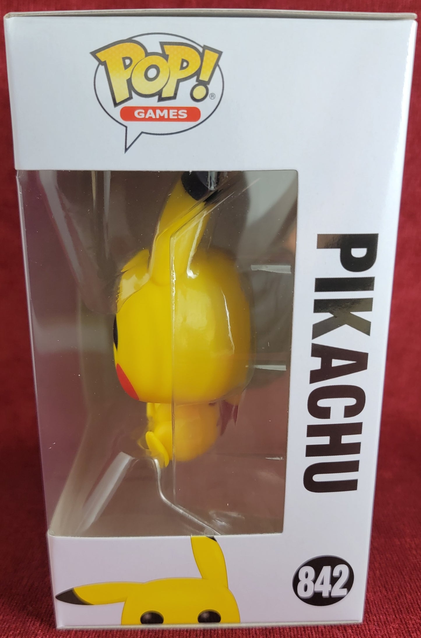 Pikachu funko # 842 (nib)
With pop protector