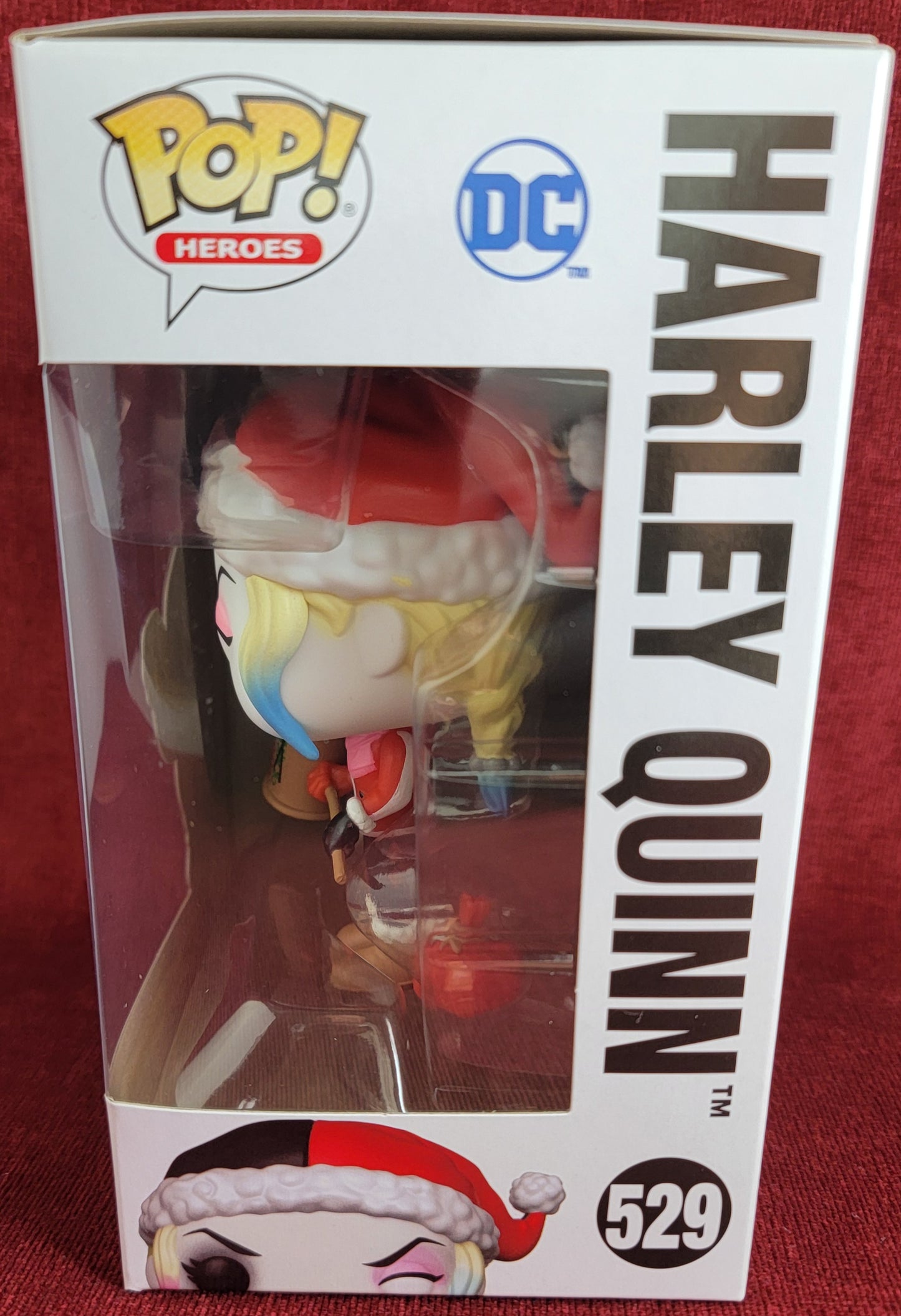 Harley quinn funko # 529 (nib)
With pop protector