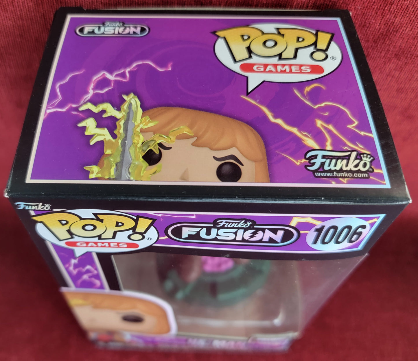 He-man funko # 1006 (nib)
With pop protector