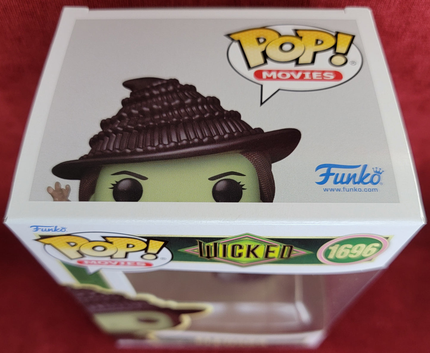 Elphaba funko # 1696 (nib)
With pop protector