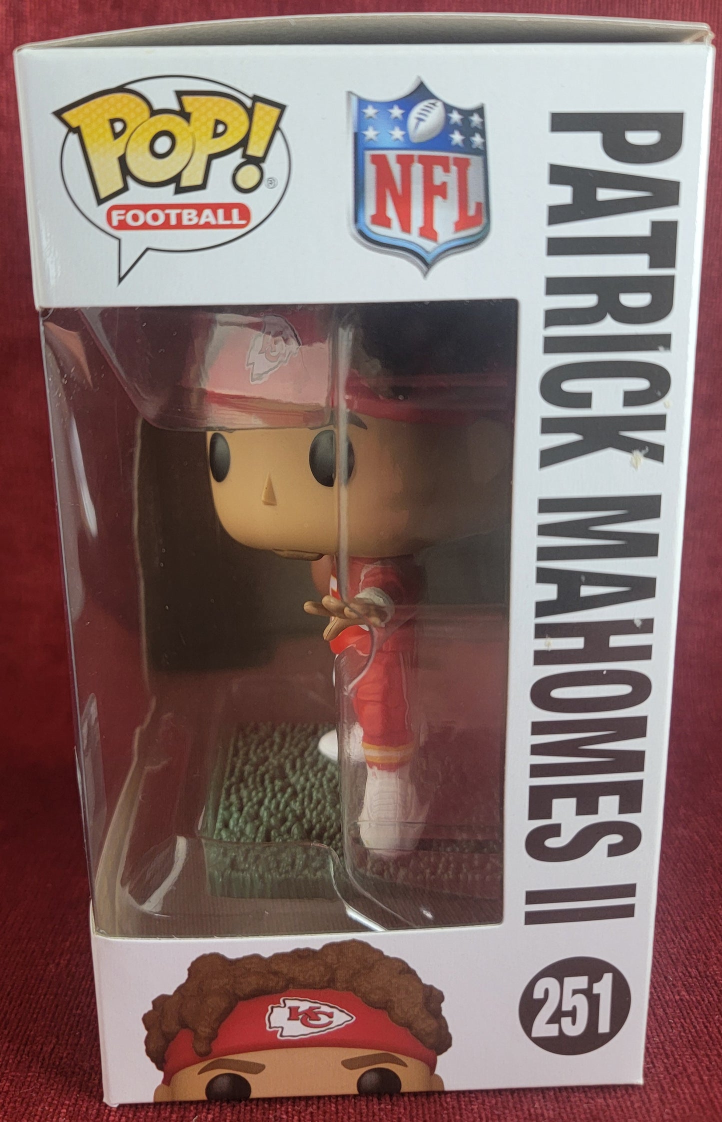 Patrick Mahomes II funko # 251 (nib)
With pop protector