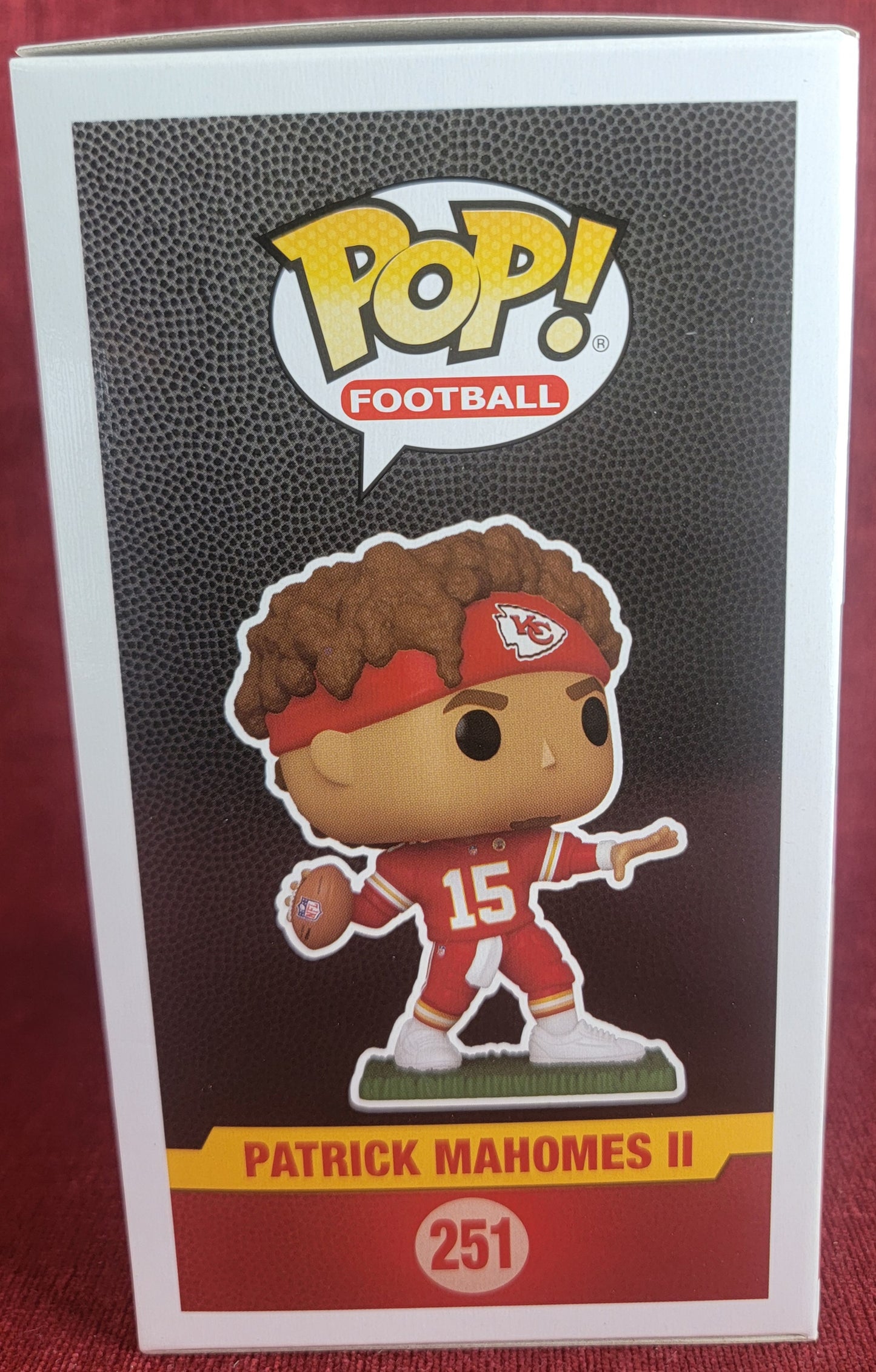 Patrick Mahomes II funko # 251 (nib)
With pop protector