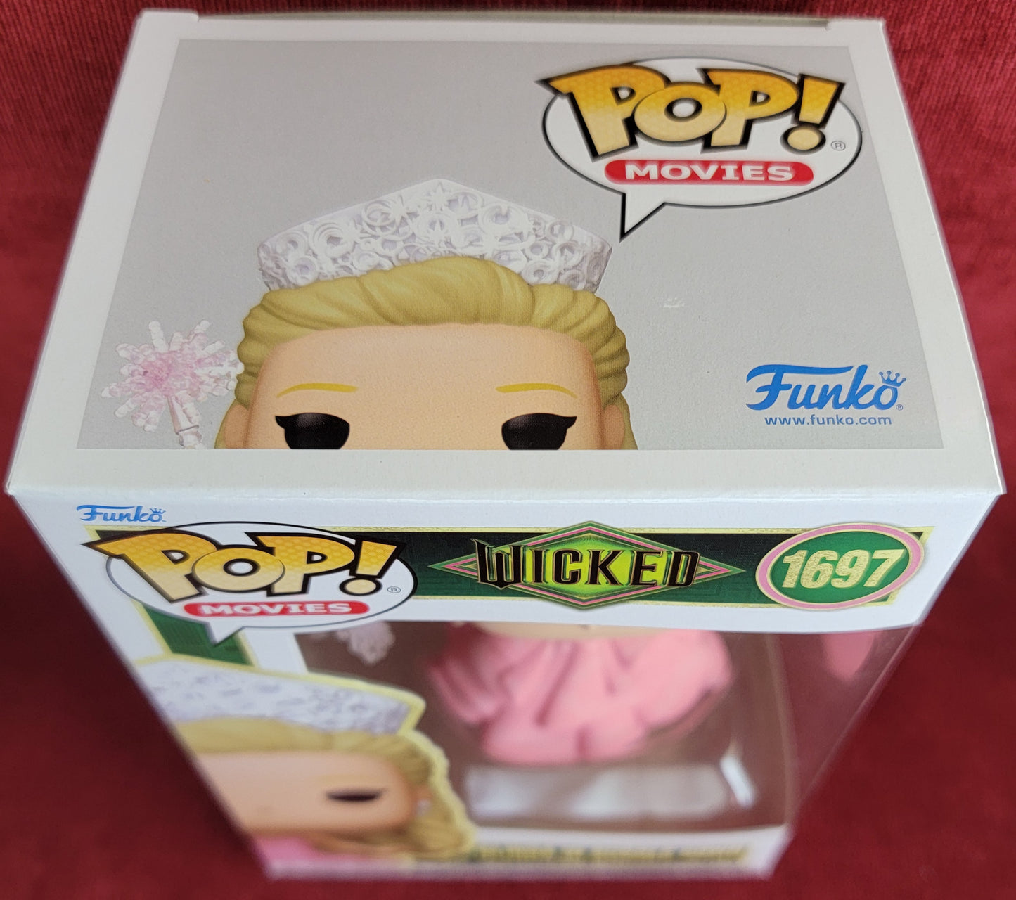 Glinda in bubble gown funko # 1697 (nib)
With pop protector