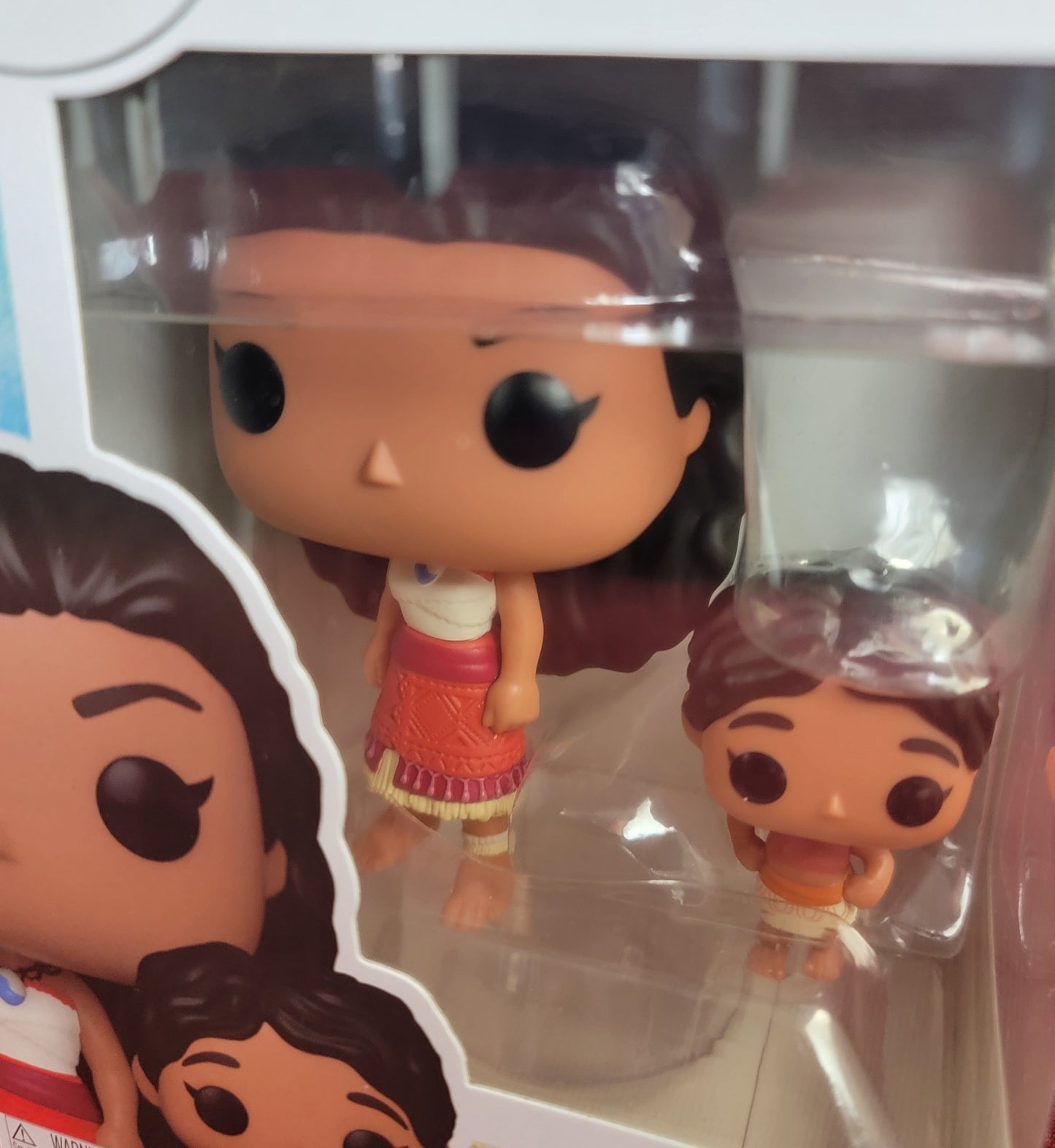 Moana & little sis simea funko # 1546 (nib)
With pop protector