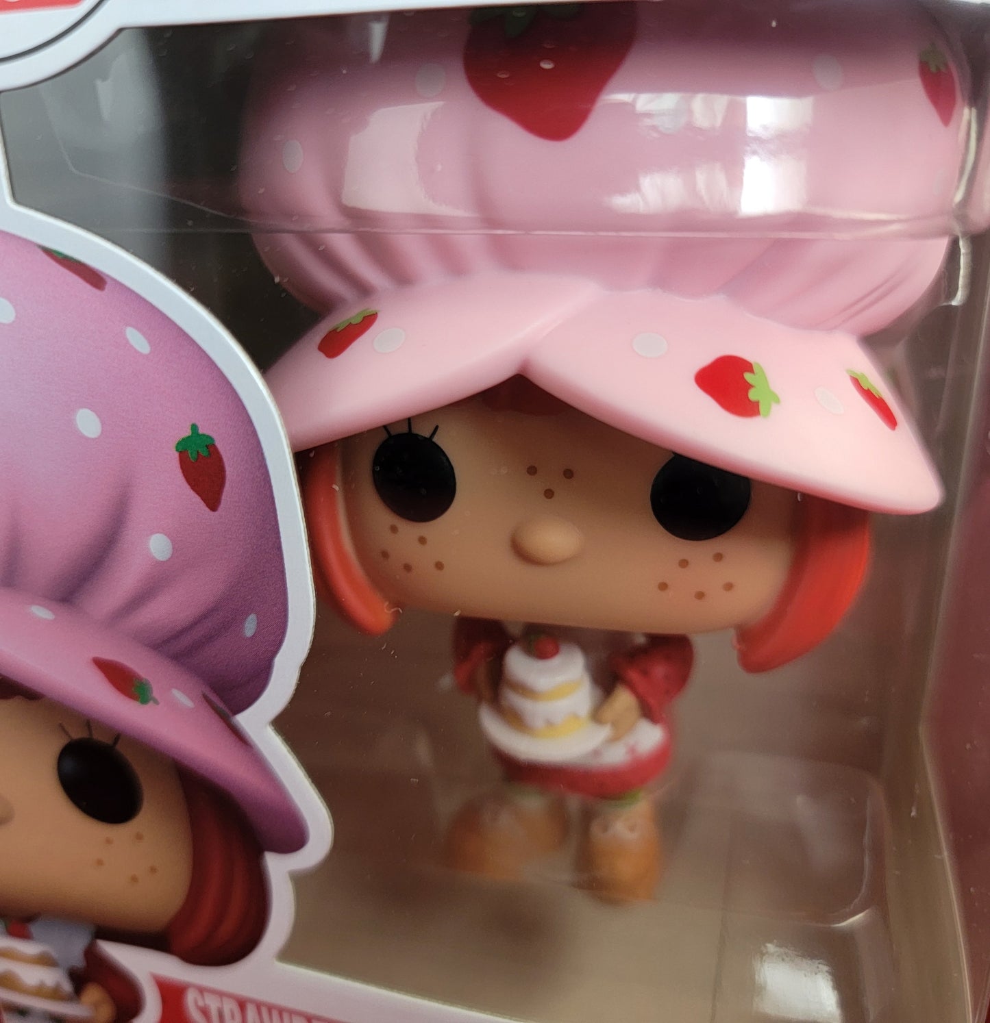 Strawberry shortcake funko # 138 (nib)
With pop protector