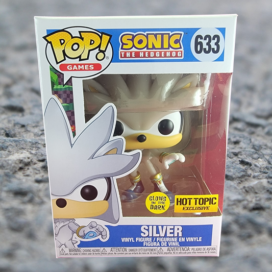 Silver hot topic exclusive funko # 633 (nib)
With pop protector