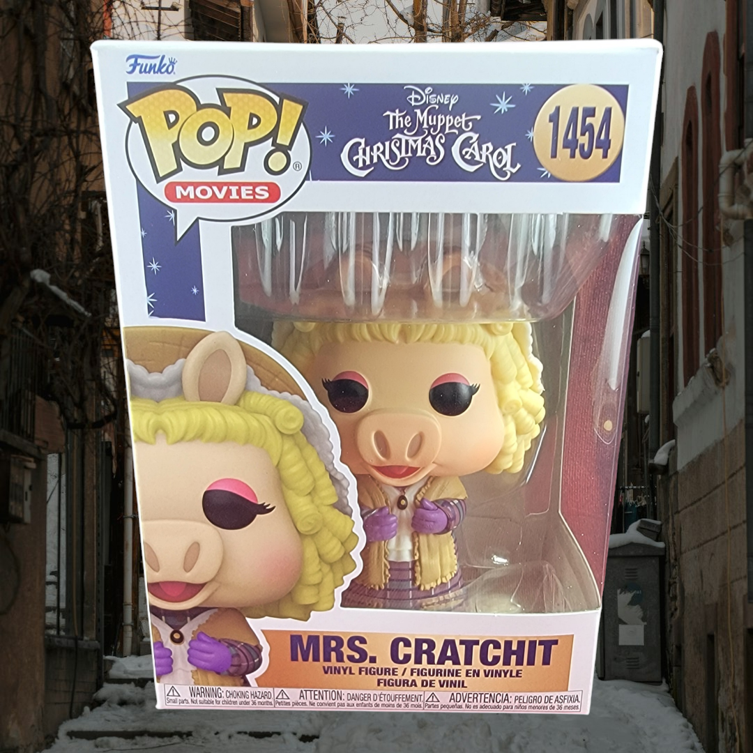 Mrs. Cratchit funko # 1454 (nib)
With pop protector