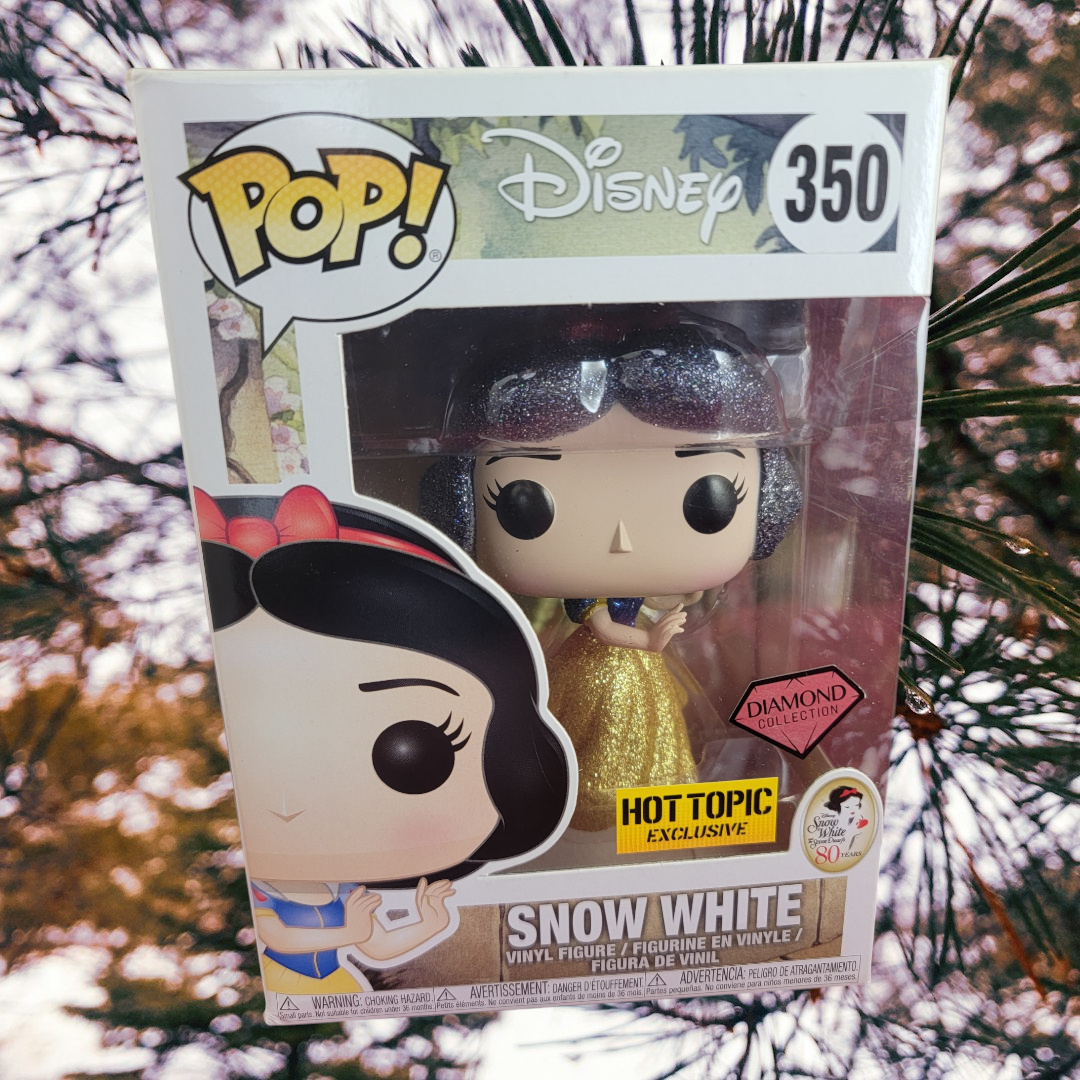 Snow white hot topic exclusive funko # 350 (nib) With pop protector