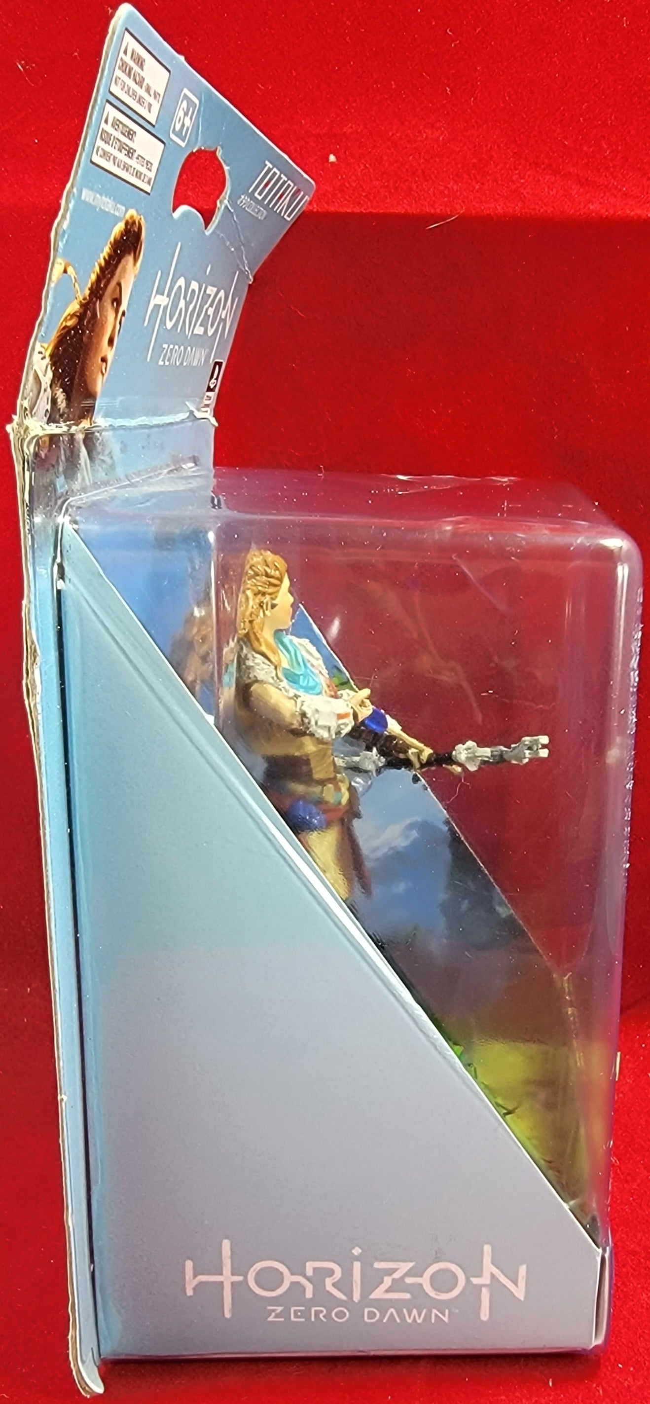 Horizon zero down aloy figure (nib)