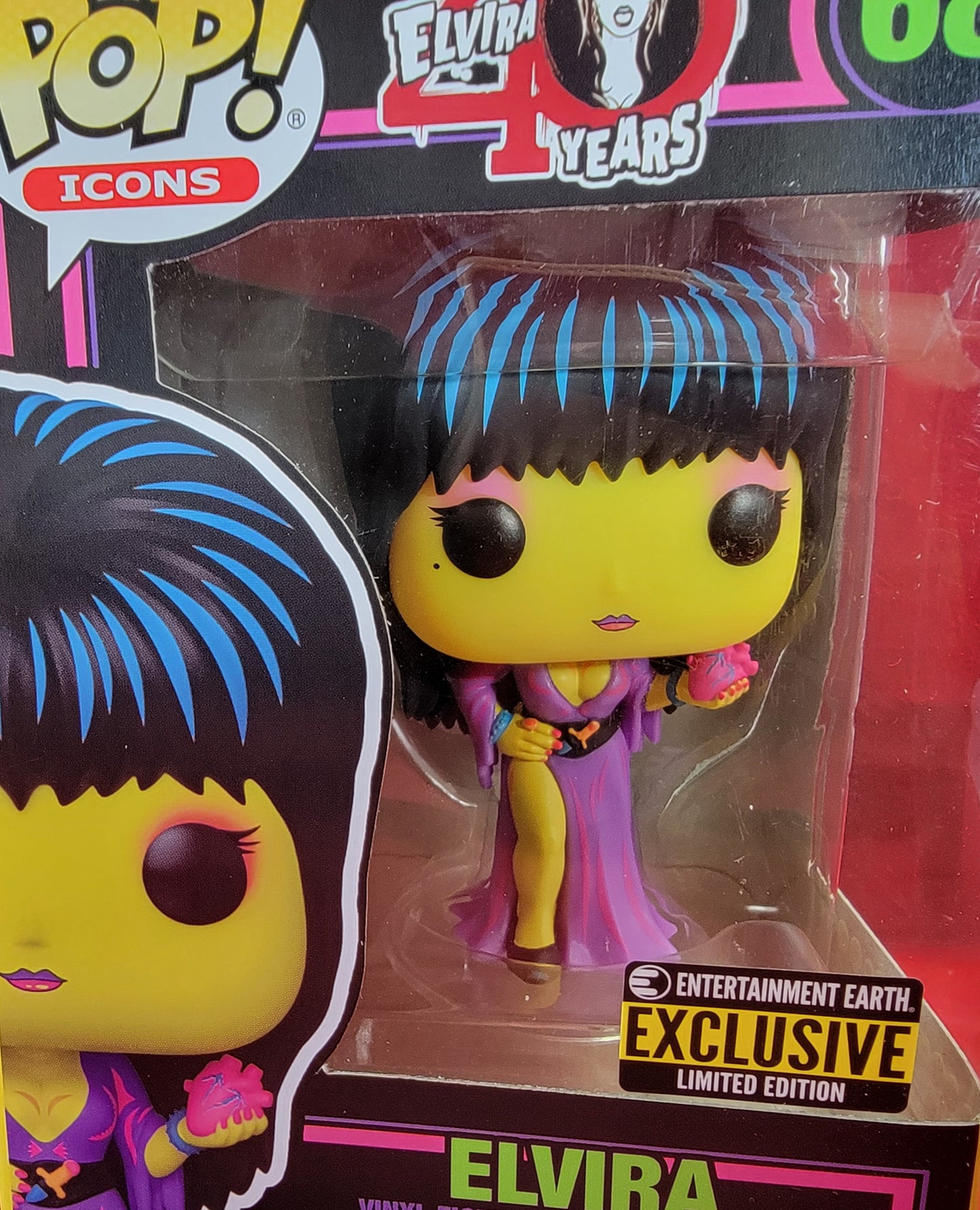 Elvira entertainment earth exclusive funko # 68 (nib)