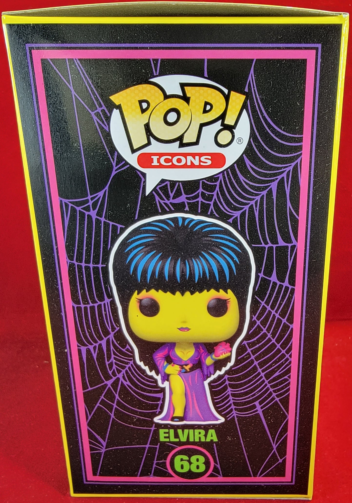 Elvira entertainment earth exclusive funko # 68 (nib)