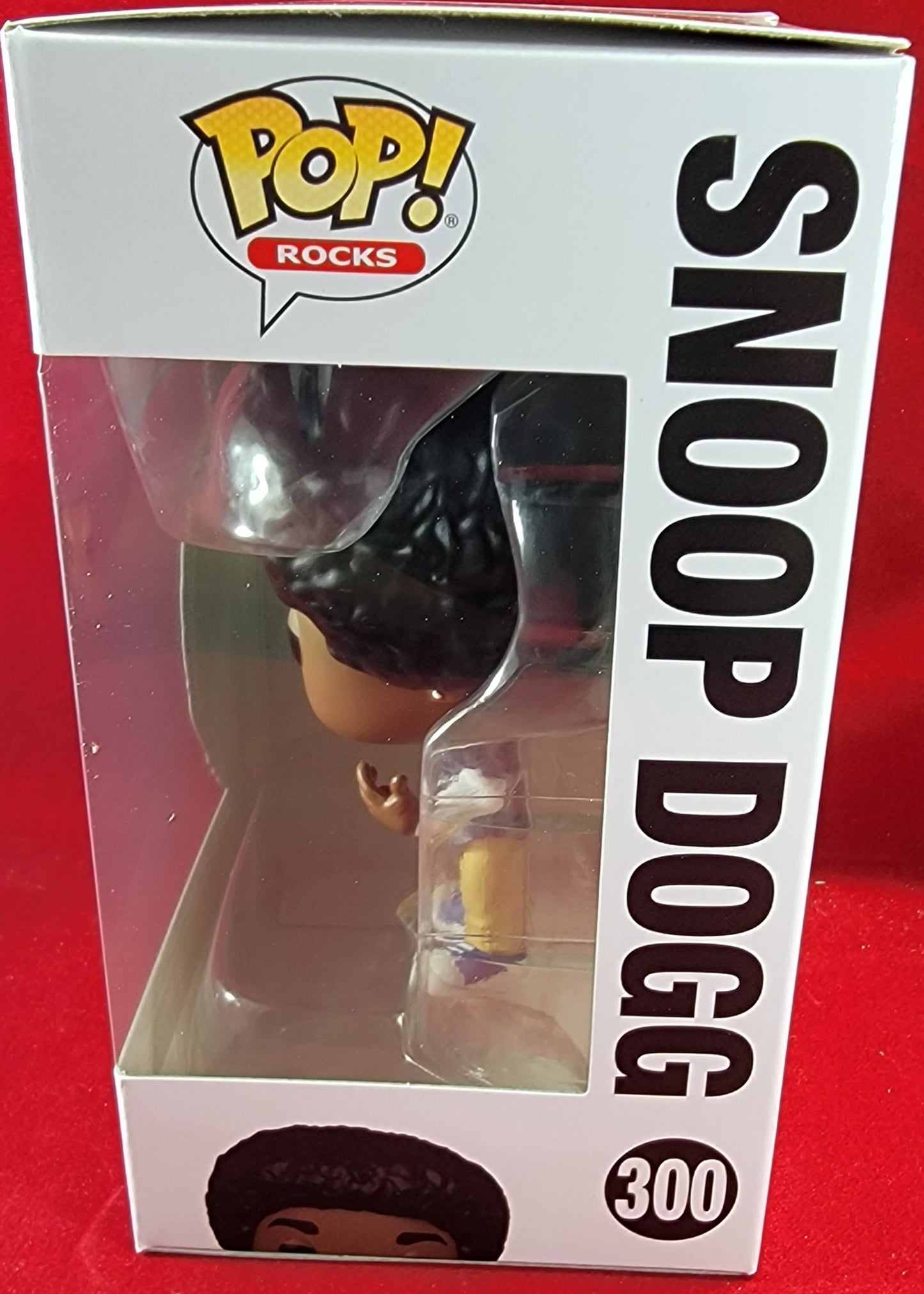 Snoop Dogg funko # 300 (nib)
brand new snoop rapper funko pop. snoop dog is in all afro glory in khakis with blue plad. pop is in near perfect condition and will be shipped in a compatible pop protector.