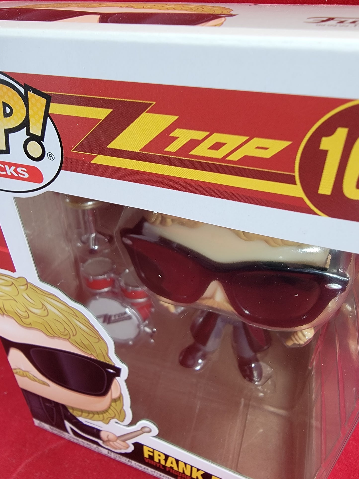 Frank beard funko # 166 (nib)
brand new drummer of zz top frank beard funko pop. pop has frank with drum sticks in hand. pop has a small zz top drum kit included. pop has a few lite scratches and will be shipped in a compatible pop protector.