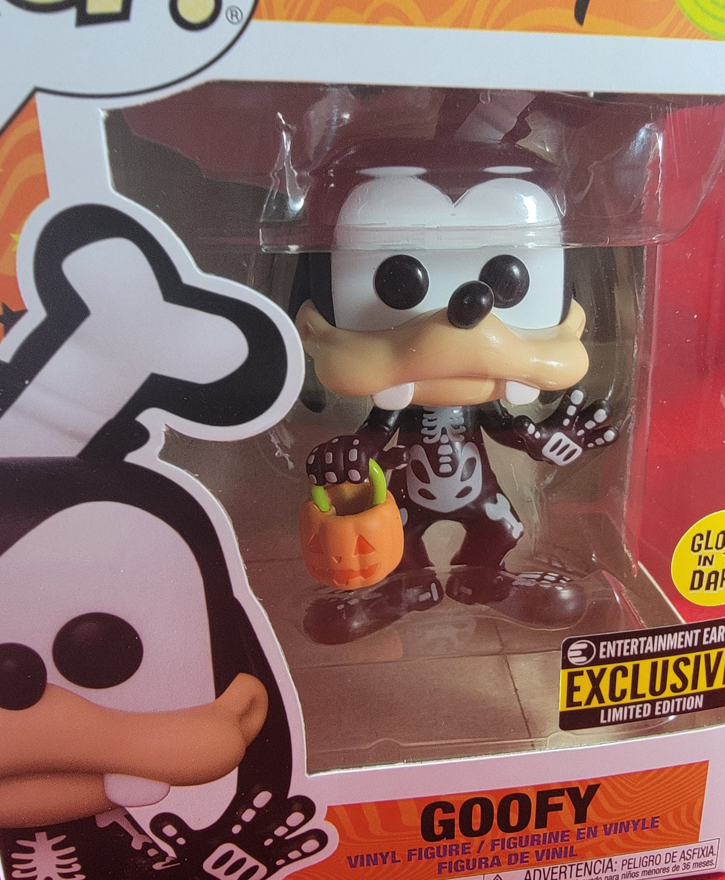 Goofy entertainment earth exclusive funko # 1221 (nib)
brand new Glow-in-the-dark goofy funko pop. pop has goofy in skeleton costume with jack-o-lantern in hand. pop has lite scratches on the plastic and will be shipped in a compatible pop protector.