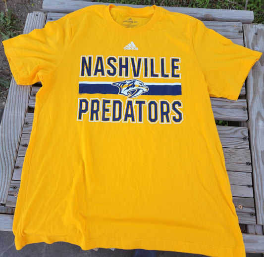 Nashville Predators large t-shirt